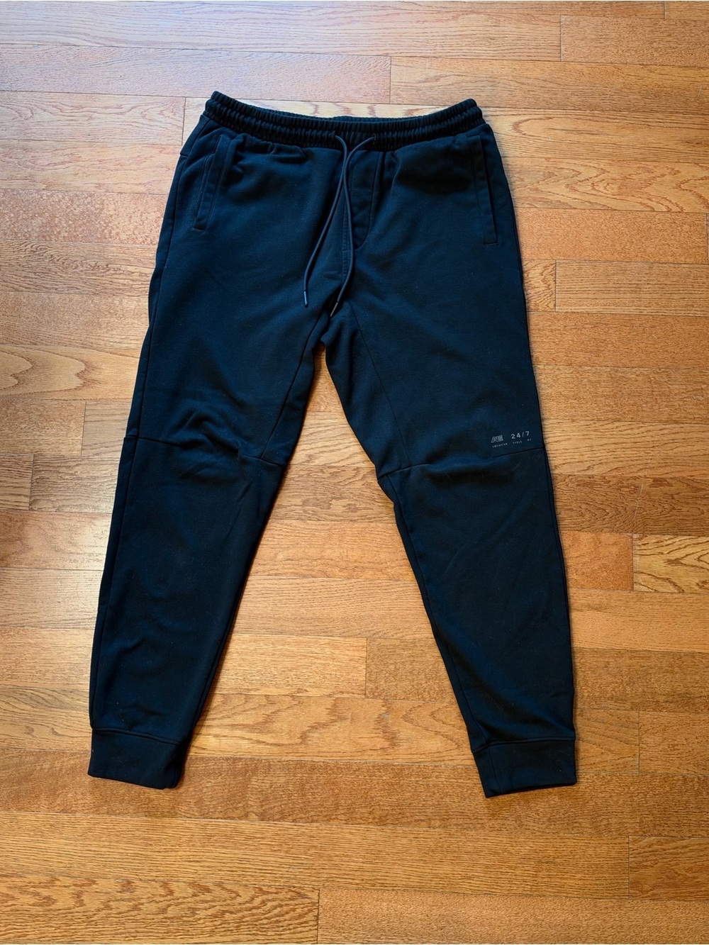 American Eagle Men's Black Jogger Pants with Drawstring Waist